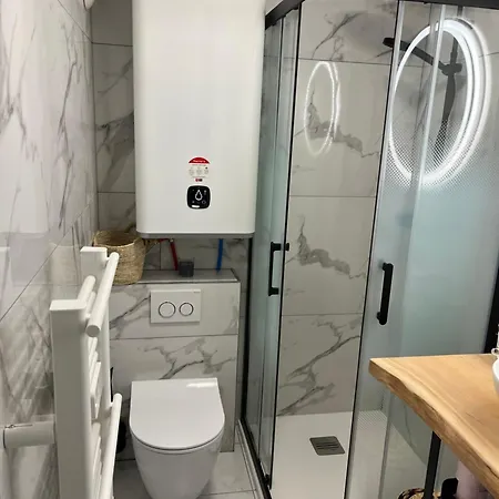 Location 2 Pieces A Agay *