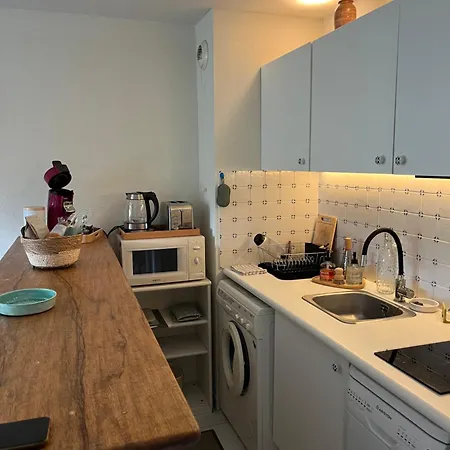 Location 2 Pieces A Agay *