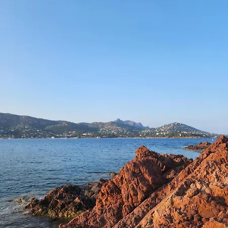 Location 2 Pieces A Agay Апартаменти