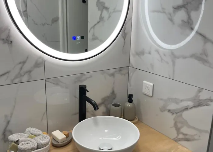 Location 2 Pieces A Agay