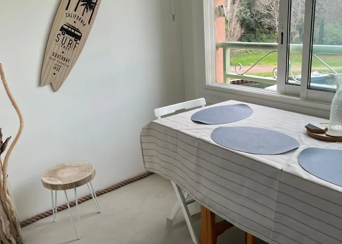 Location 2 Pieces A Agay *