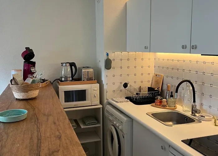 Location 2 Pieces A Agay *